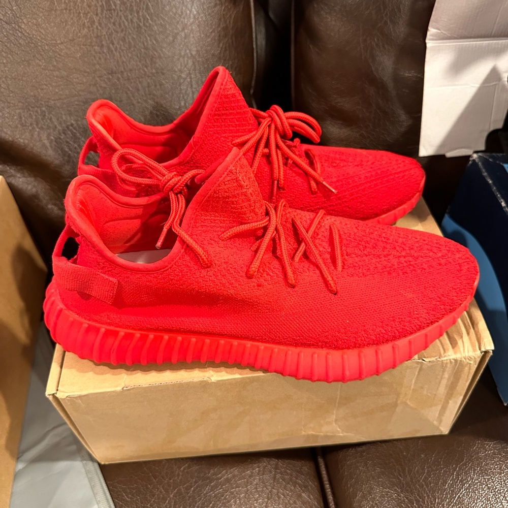 Yezzy Custom GYM RED size 12 Boost 350